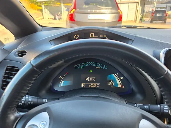 Nissan Leaf 2014 photo 2