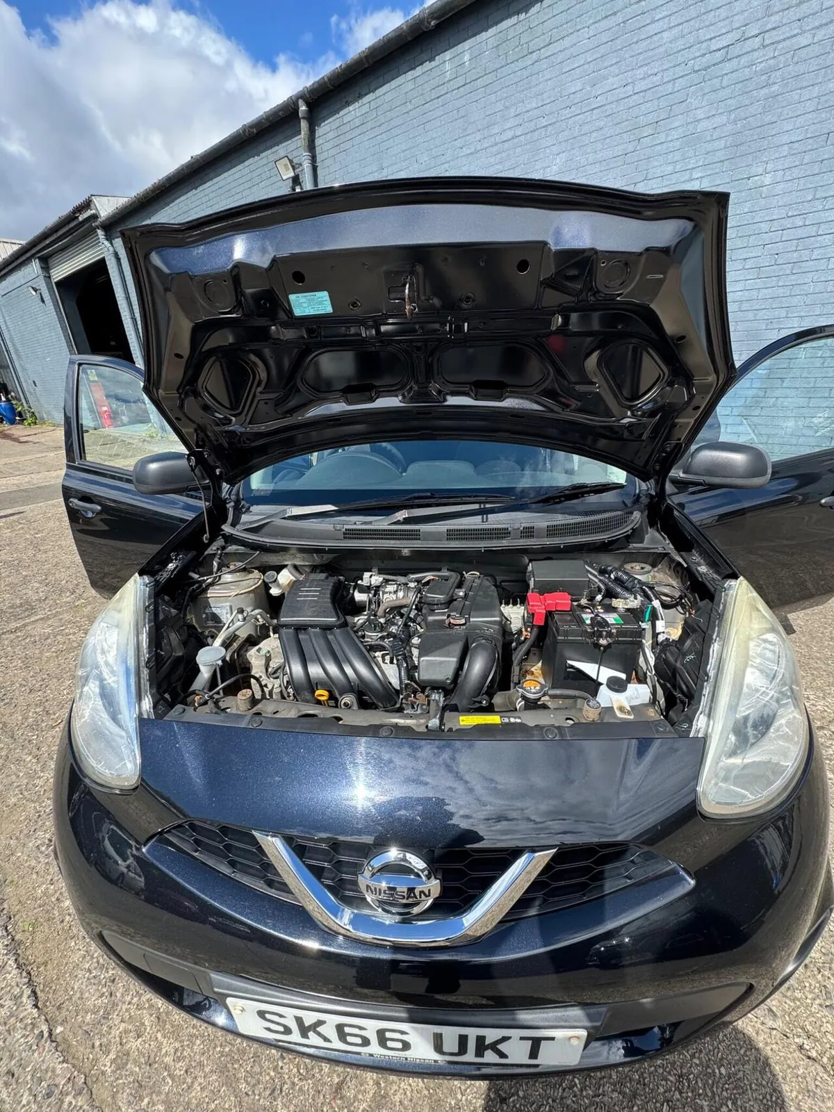 Nissan Micra 2016 photo 2