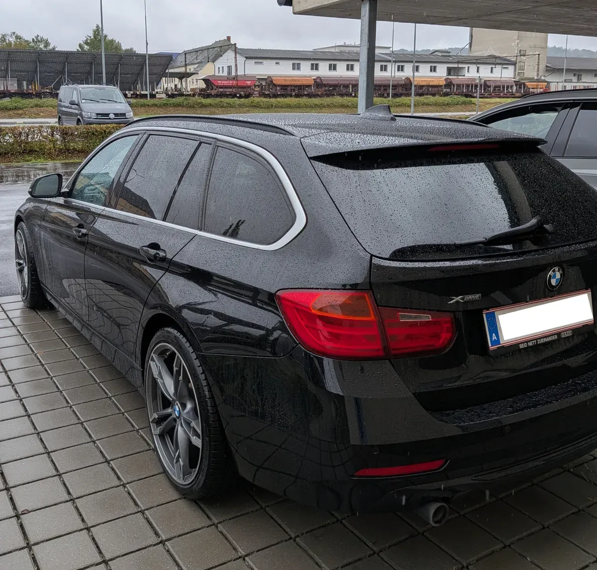 BMW 3 Series 2013 photo 2