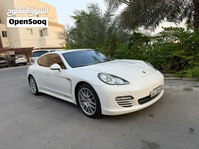 Porsche Panamera 2011 photo 3