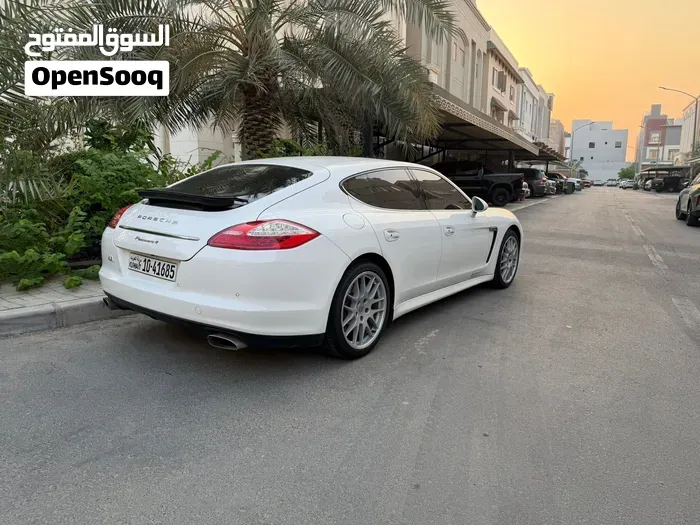 Porsche Panamera 2011 photo 2