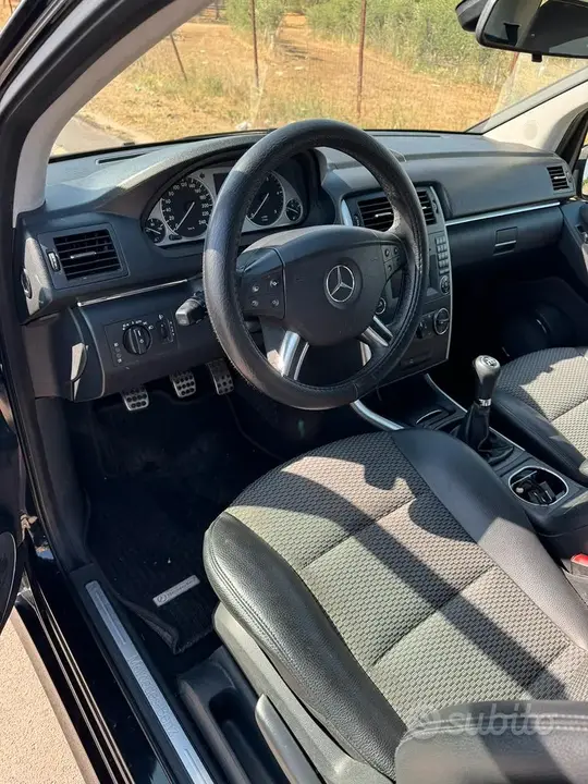 Mercedes-Benz C-Class 2009 photo 2