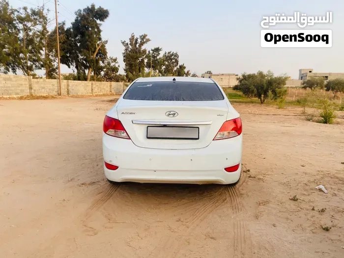 Hyundai Accent 2012 photo 5