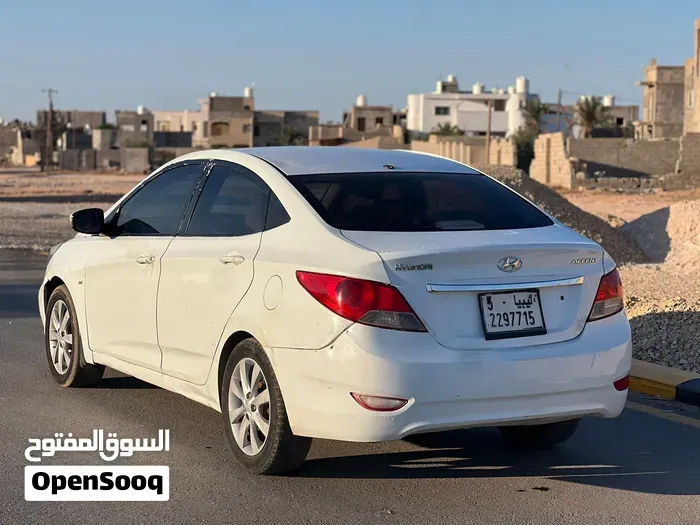 Hyundai Accent 2012 photo 2