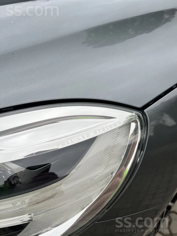 Volvo V40 2019 photo 4