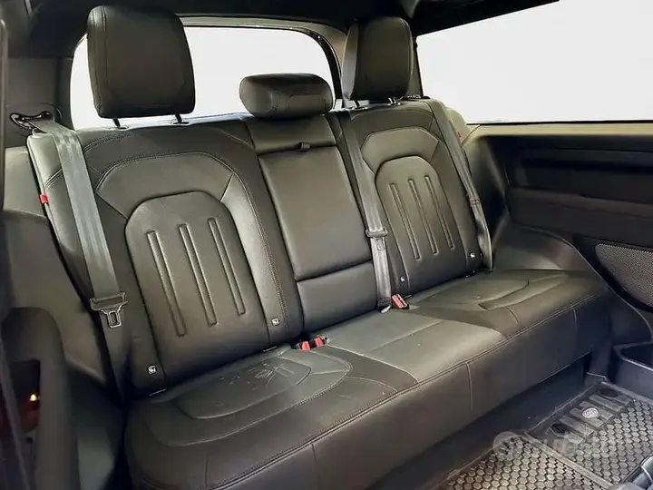 Land Rover Defender 2021 photo 5