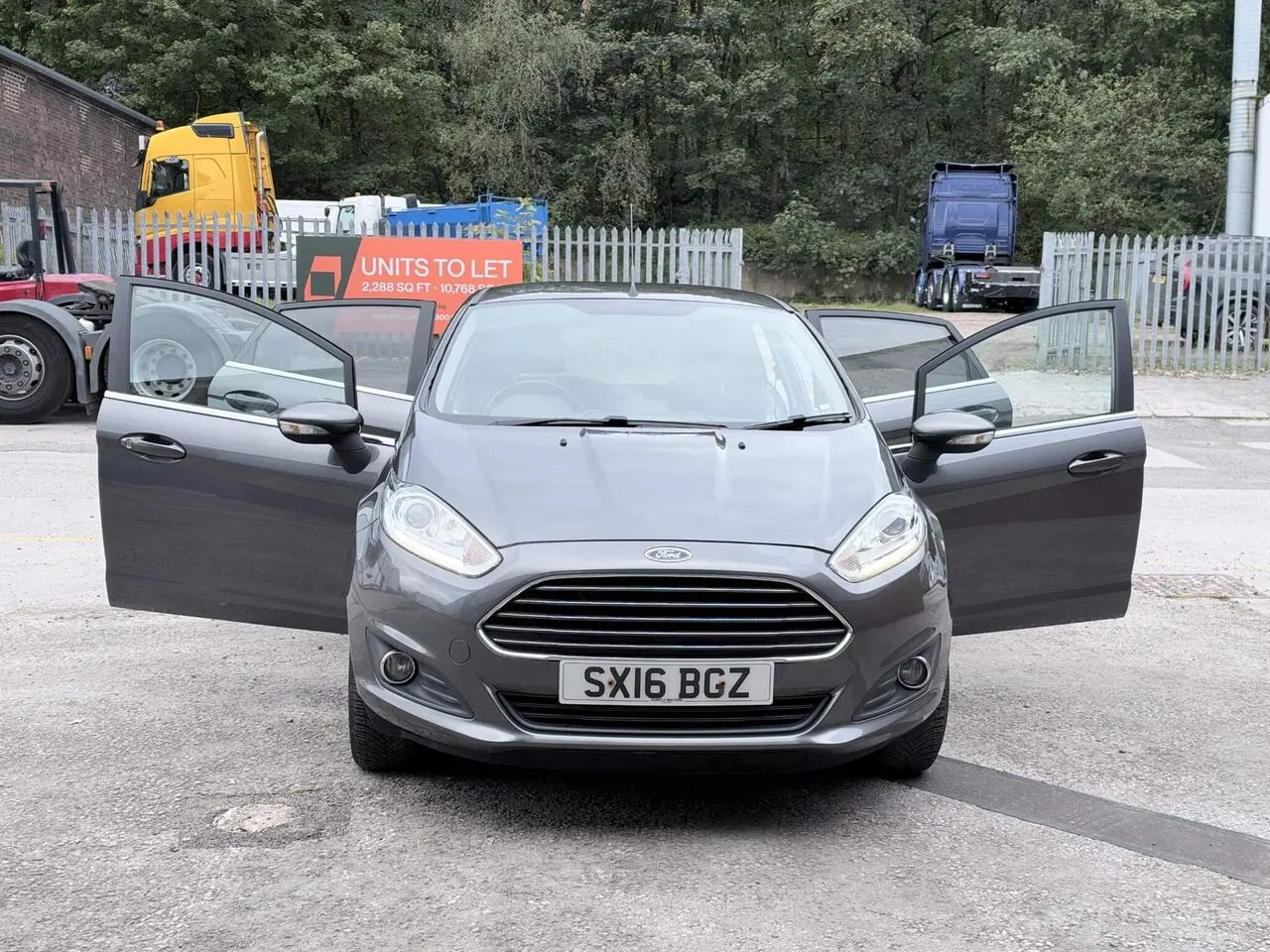 Ford Fiesta 2016 photo 2