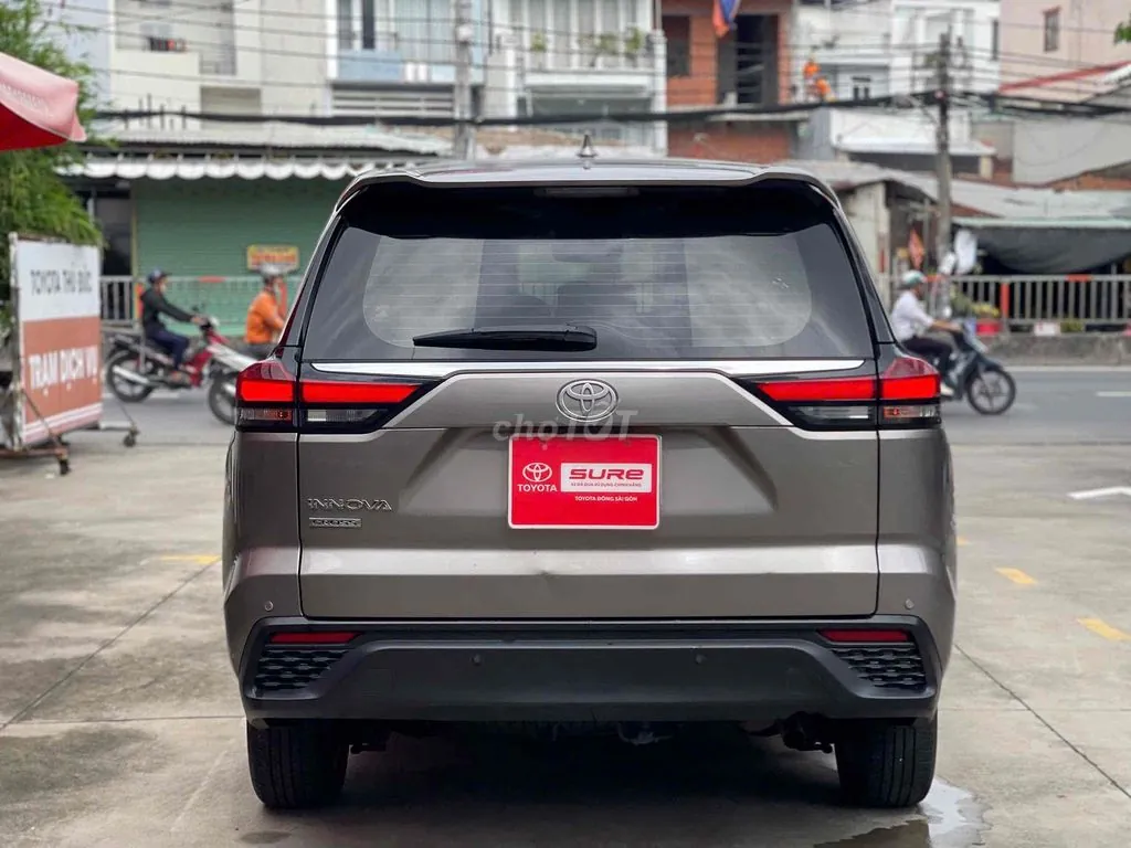 Toyota Innova Cross