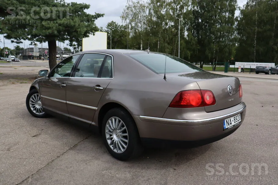 Volkswagen Phaeton 2009 photo 4