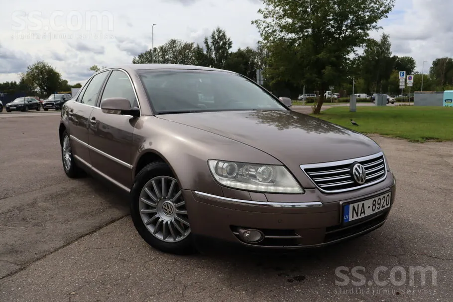 Volkswagen Phaeton 2009 photo 2