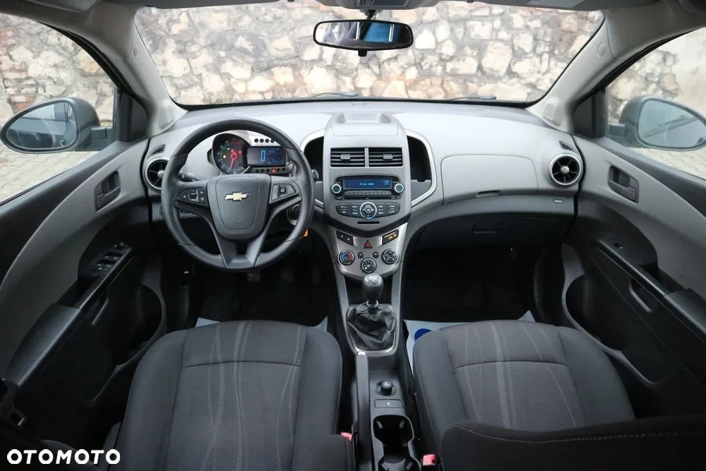 Chevrolet Aveo 2011 photo 3