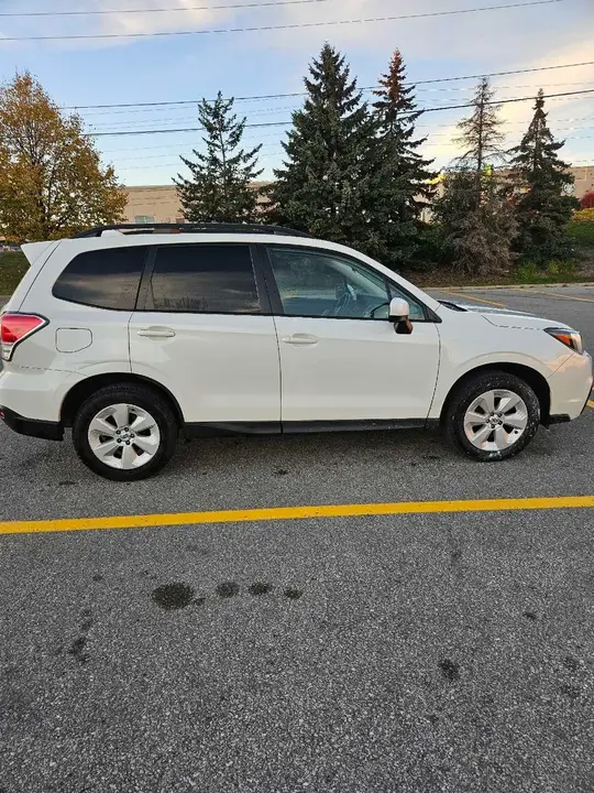 Subaru Forester 2018 photo 2