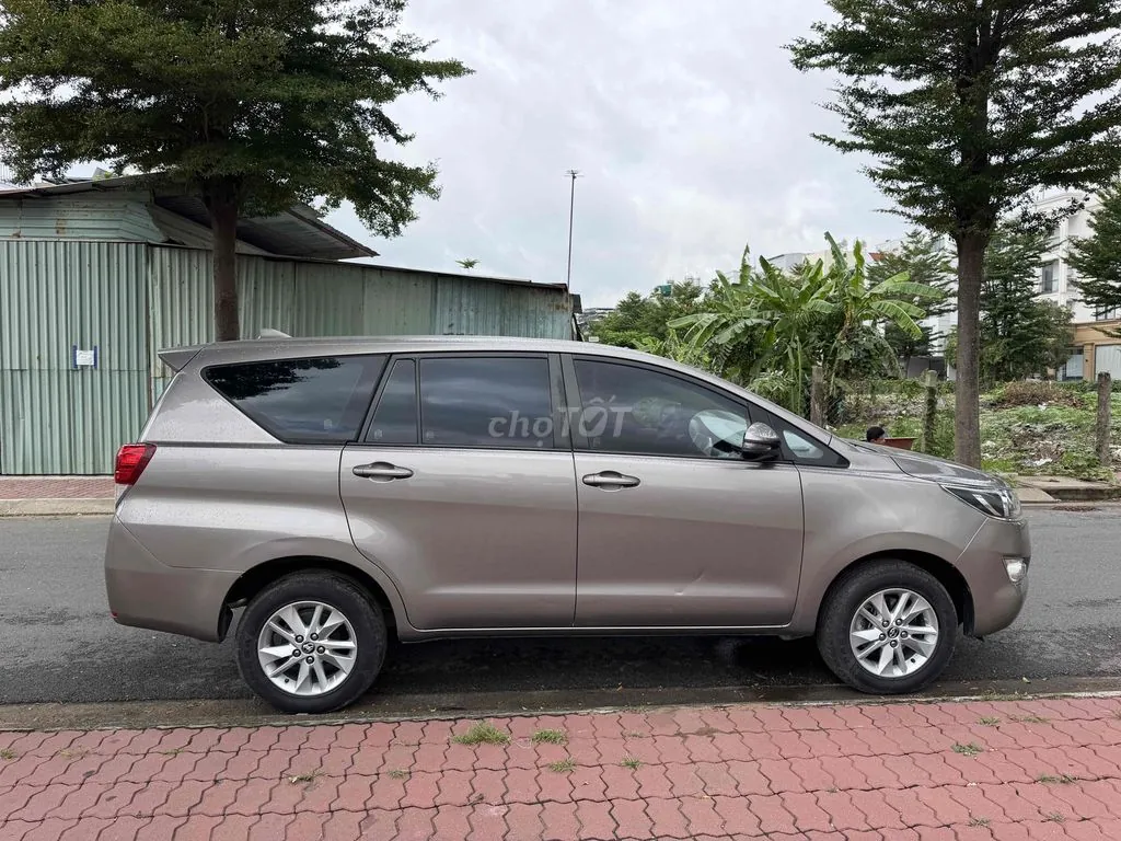 Toyota Innova 2018 photo 3