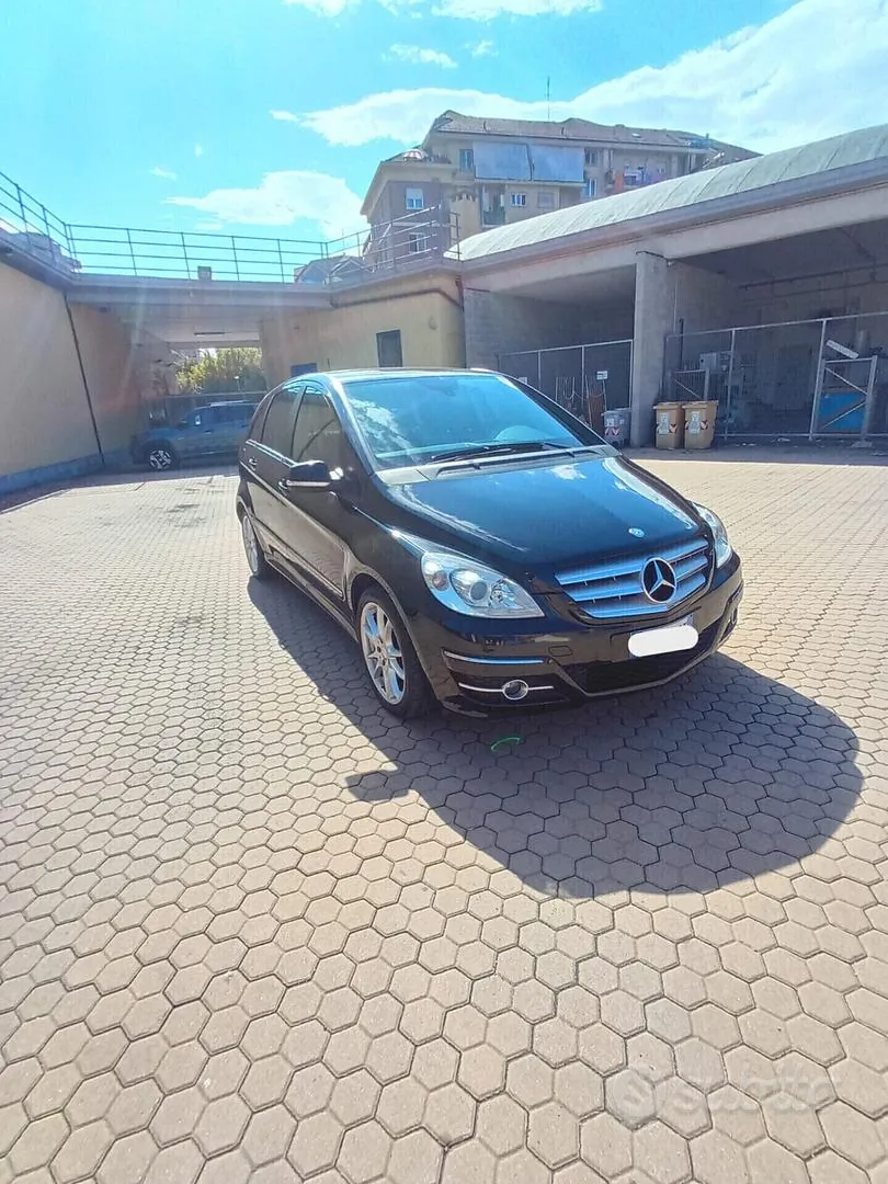 Mercedes-Benz B-Class 2010 photo 3