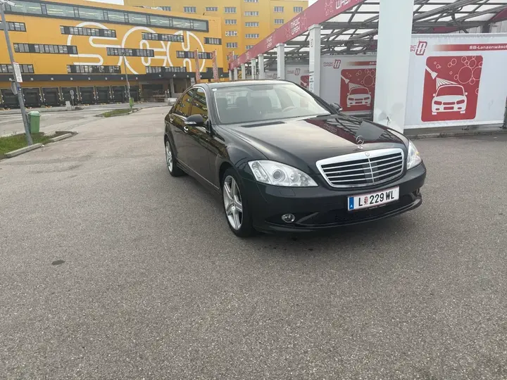 Mercedes-Benz S-Class 2009 photo 2