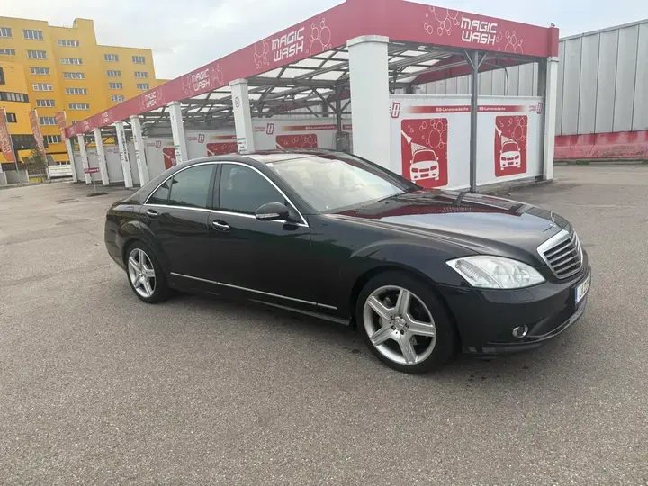 Mercedes-Benz S-Class 2009 photo 3