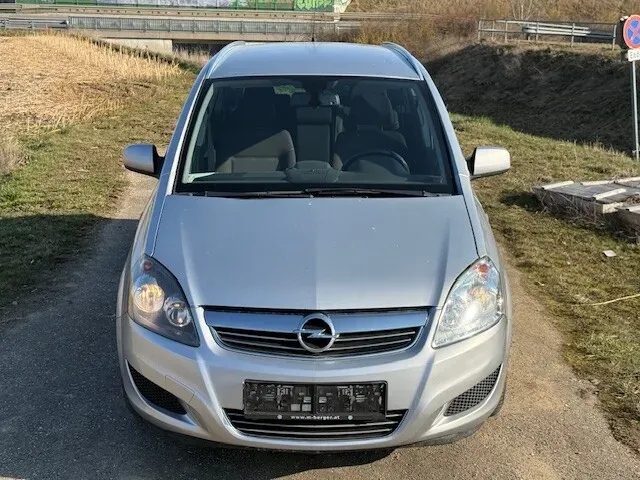 Opel Zafira 2011 photo 3