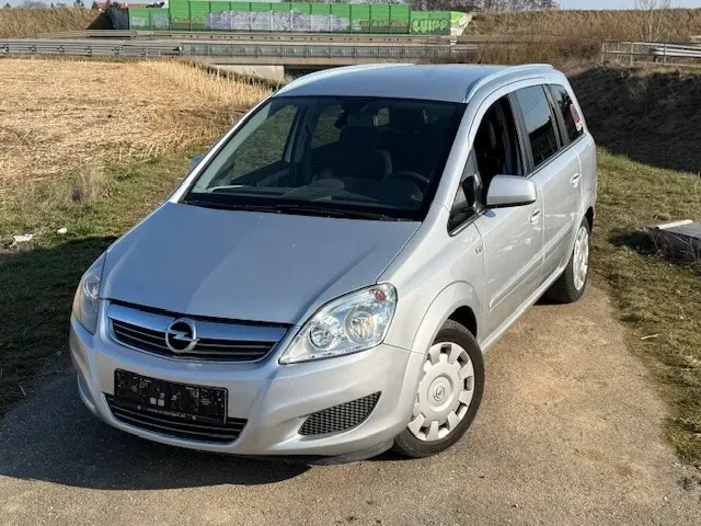 Opel Zafira 2011 photo 2