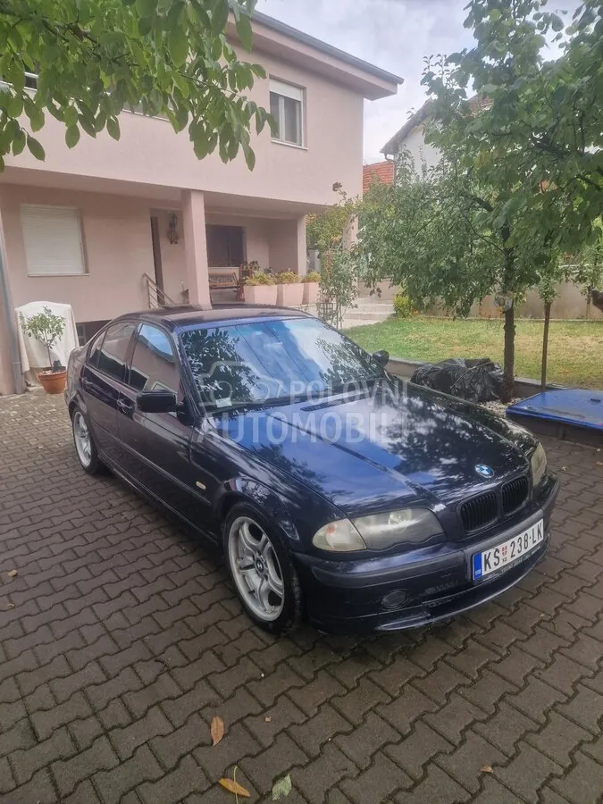 BMW 323
