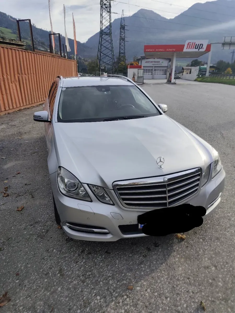 Mercedes-Benz E-Class 2012 photo 3