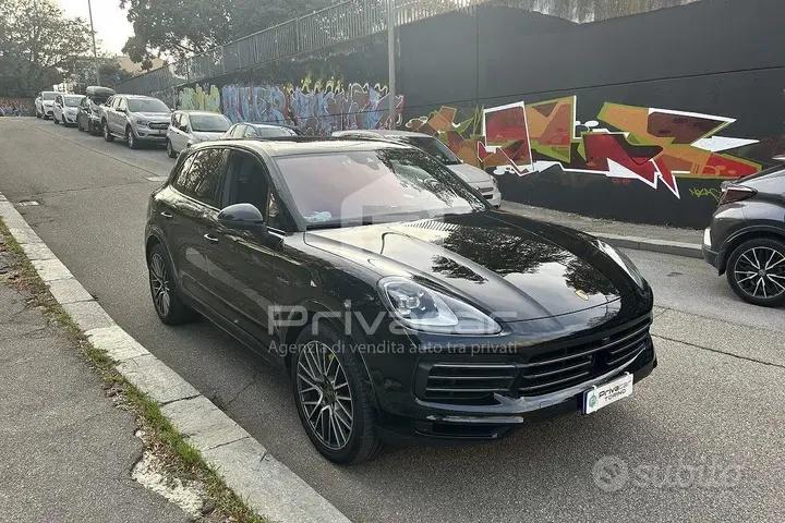 Porsche Cayenne 2023 photo 3
