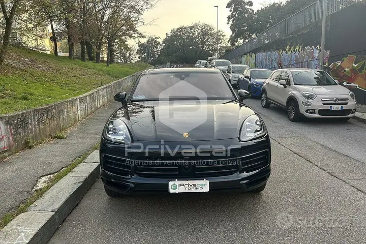 Porsche Cayenne 2023 photo 2