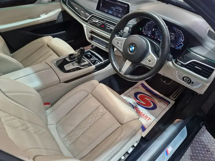 BMW 7 Series 2019 photo 3