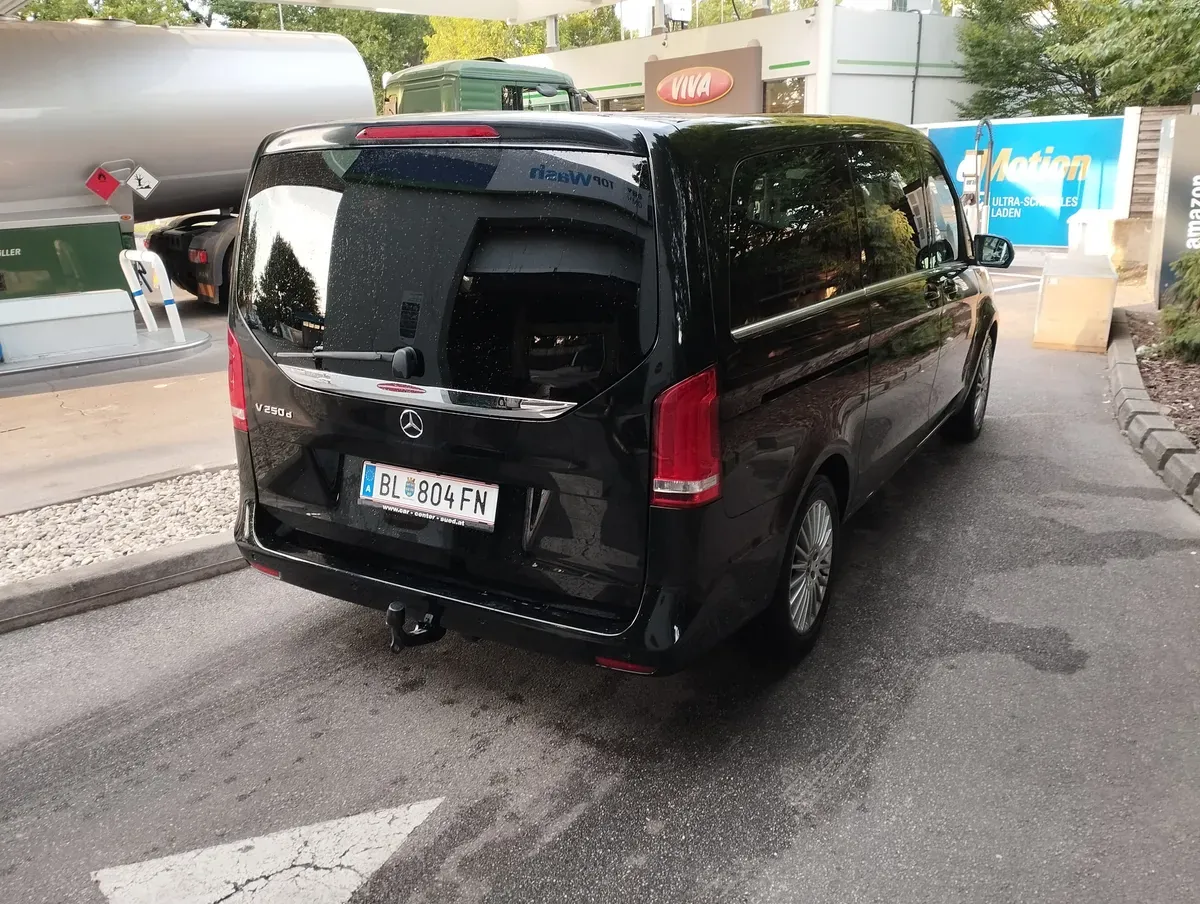 Mercedes-Benz V-Class 2019 photo 3