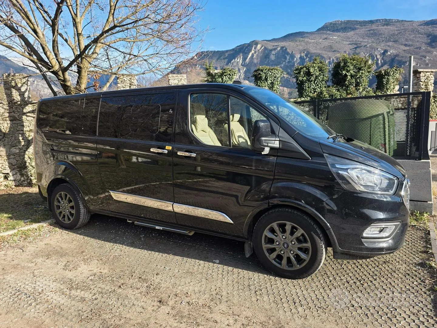 Ford Tourneo Custom 2020 photo 2
