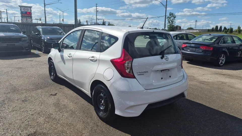 Nissan Versa Note 2017 photo 3