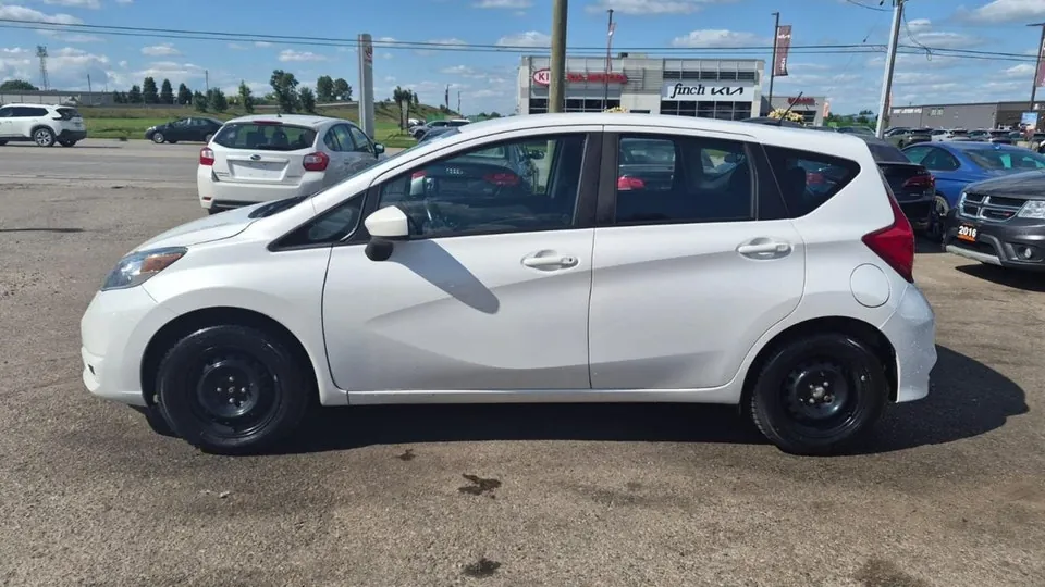 Nissan Versa Note 2017 photo 2