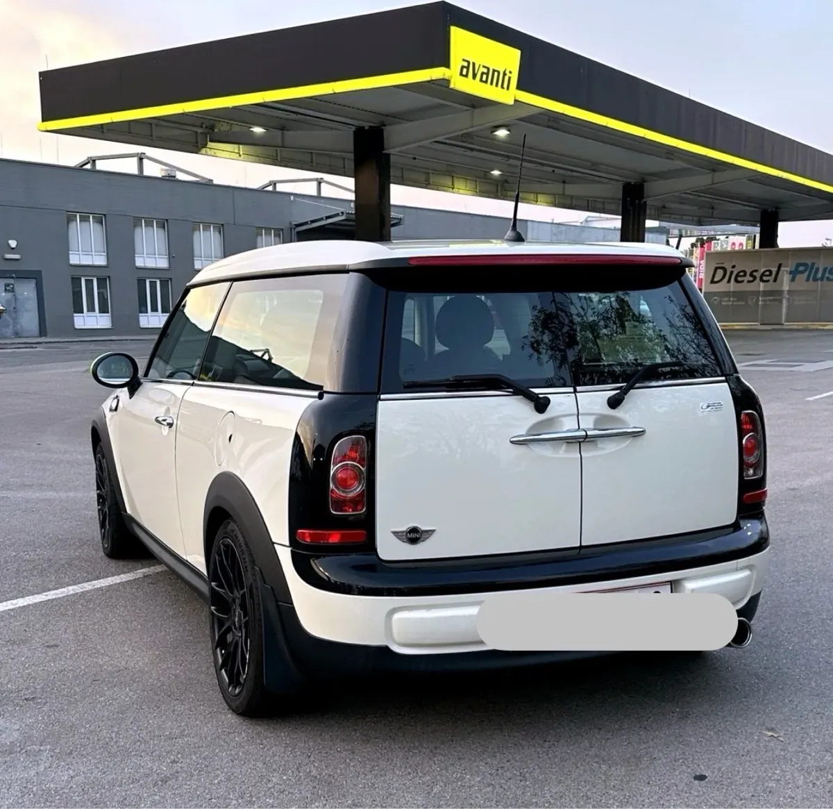 Mini Clubman 2011 photo 2