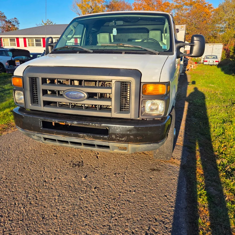 Ford E-250 2013 photo 5