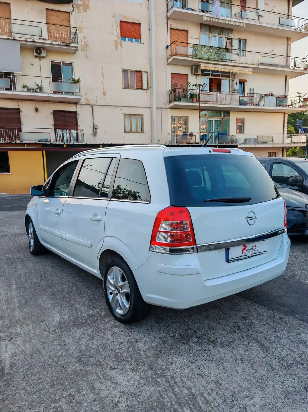 Opel Zafira 2012 photo 4