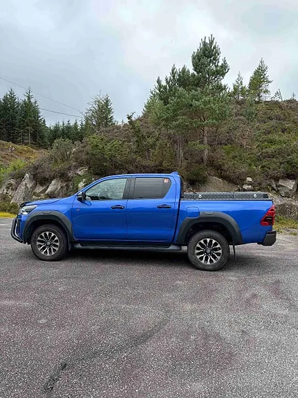 Toyota Hilux 2023 photo 3