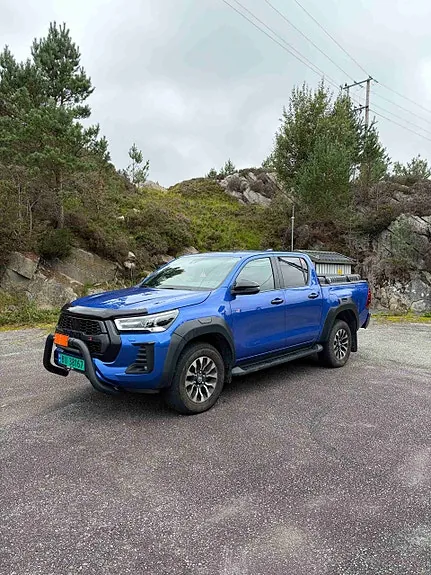 Toyota Hilux 2023 photo 2