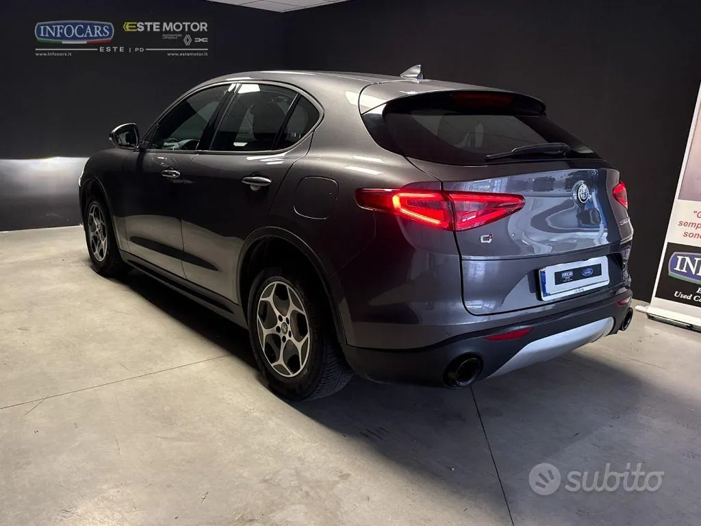 Alfa Romeo Stelvio 2023 photo 2