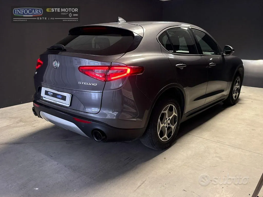 Alfa Romeo Stelvio 2023 photo 4