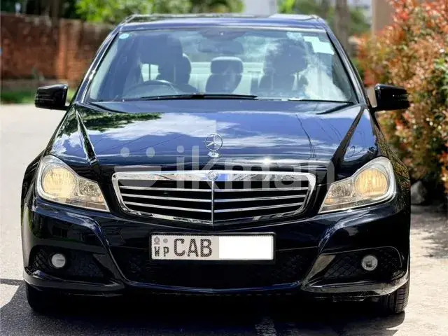 Mercedes-Benz C220 2013 photo 3