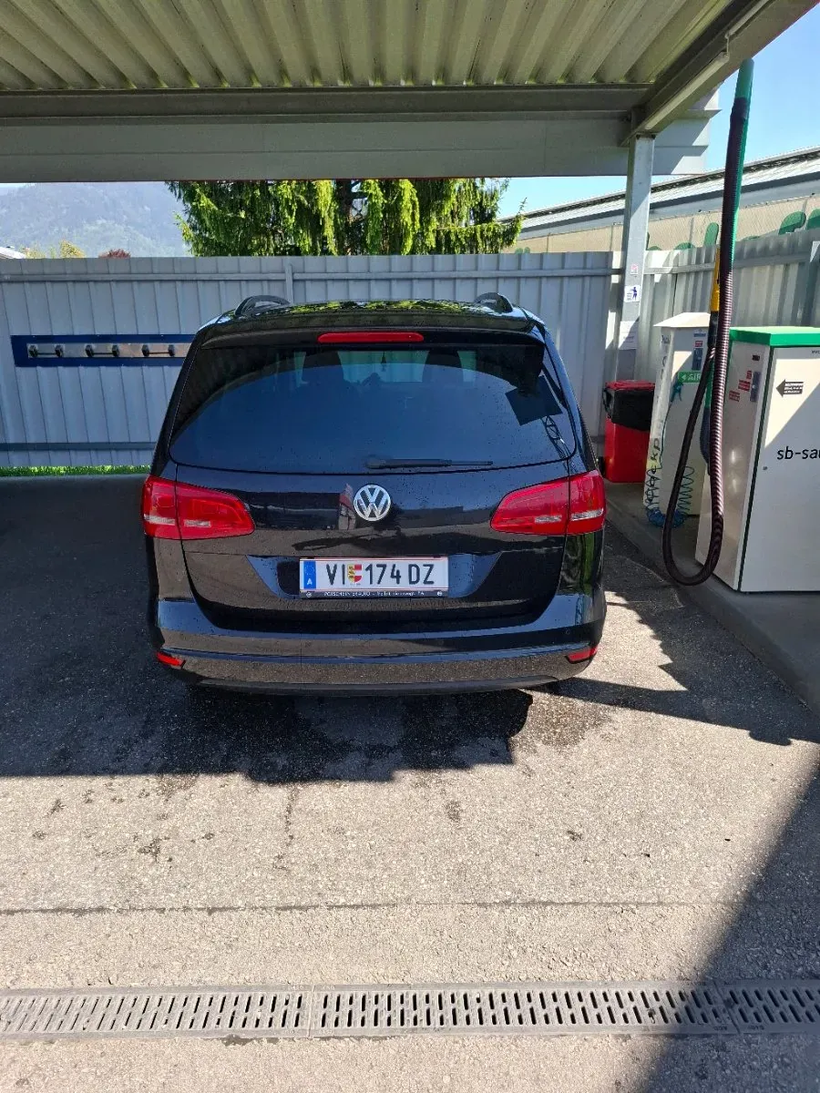 Volkswagen Sharan 2012 photo 2