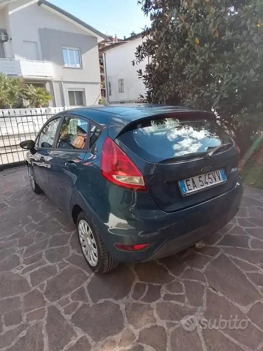 Ford Fiesta 2010 photo 4