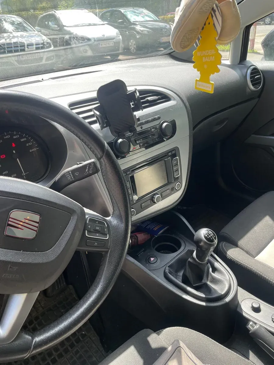 Seat Leon 2011 photo 3