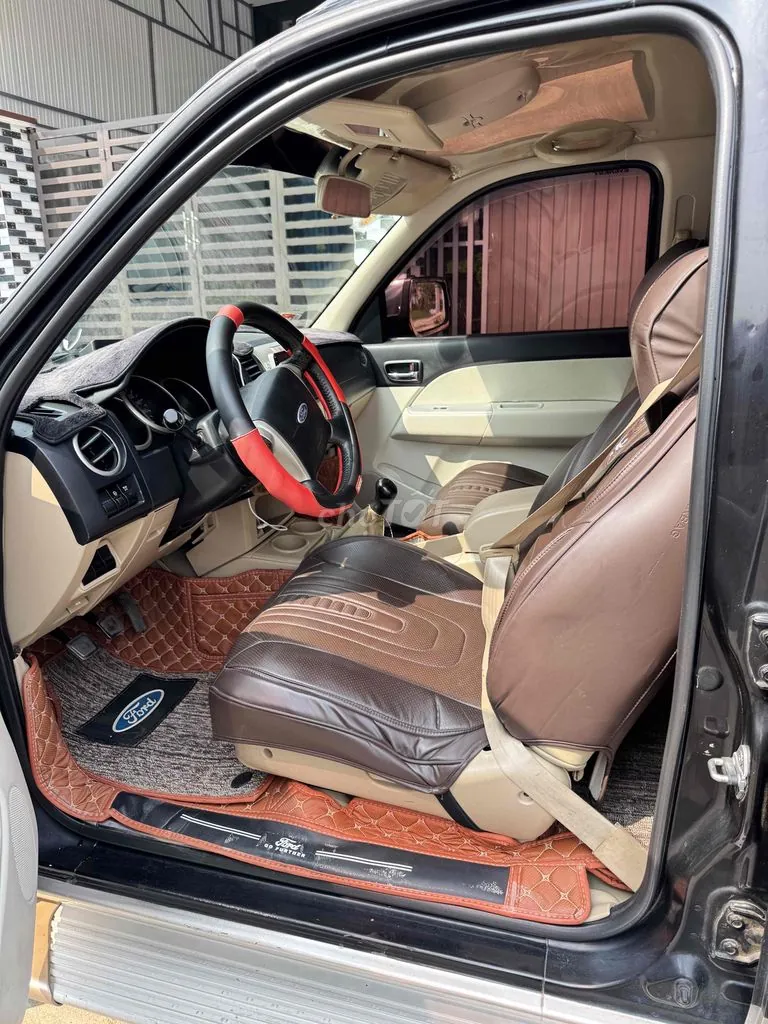 Ford Everest 2008 photo 2