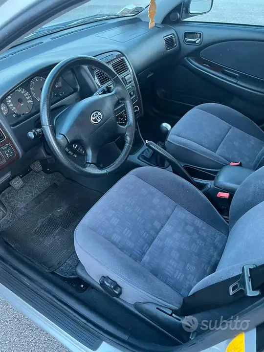 Toyota Avensis 2001 photo 3