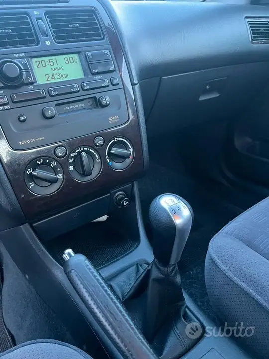 Toyota Avensis 2001 photo 5