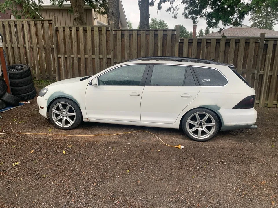 Volkswagen Golf 2010 photo 2