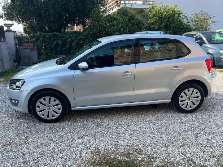 Volkswagen Polo 2012 photo 2