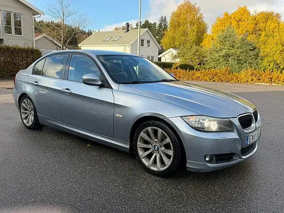 BMW 318D 2011 photo 4