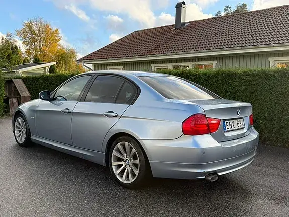 BMW 318D 2011 photo 5