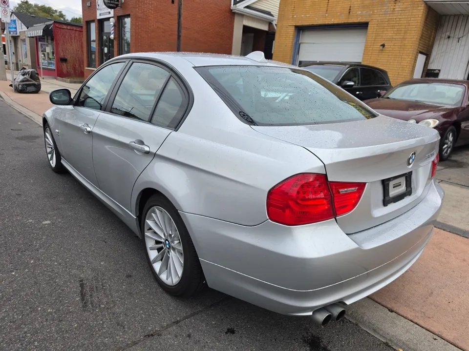 BMW 3 Series 2010 photo 5